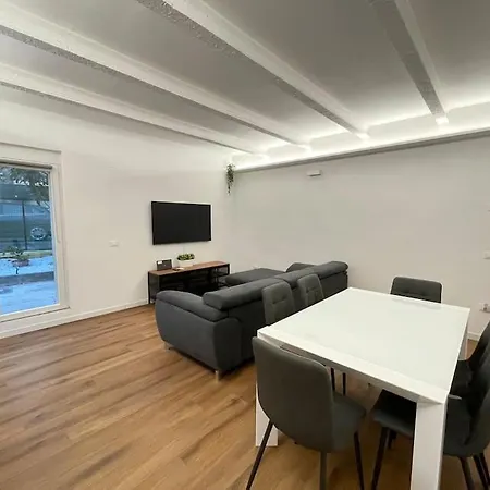 Casa Indipendente A *
